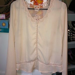 Buckle cream blouse w/ lace accents